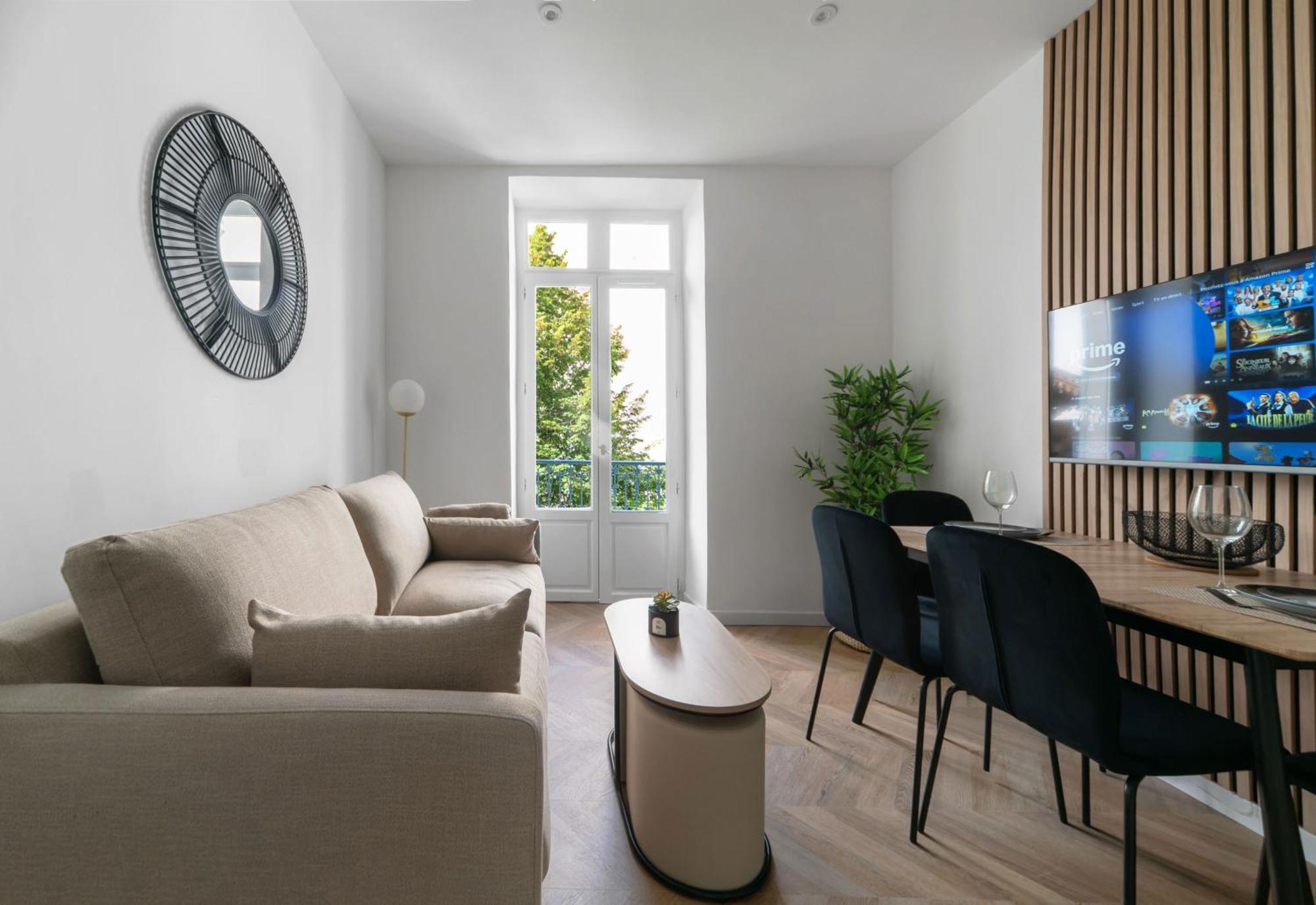 Residence Serbie - Appartements Design Et Climatises En Centre Ville 维琪 外观 照片