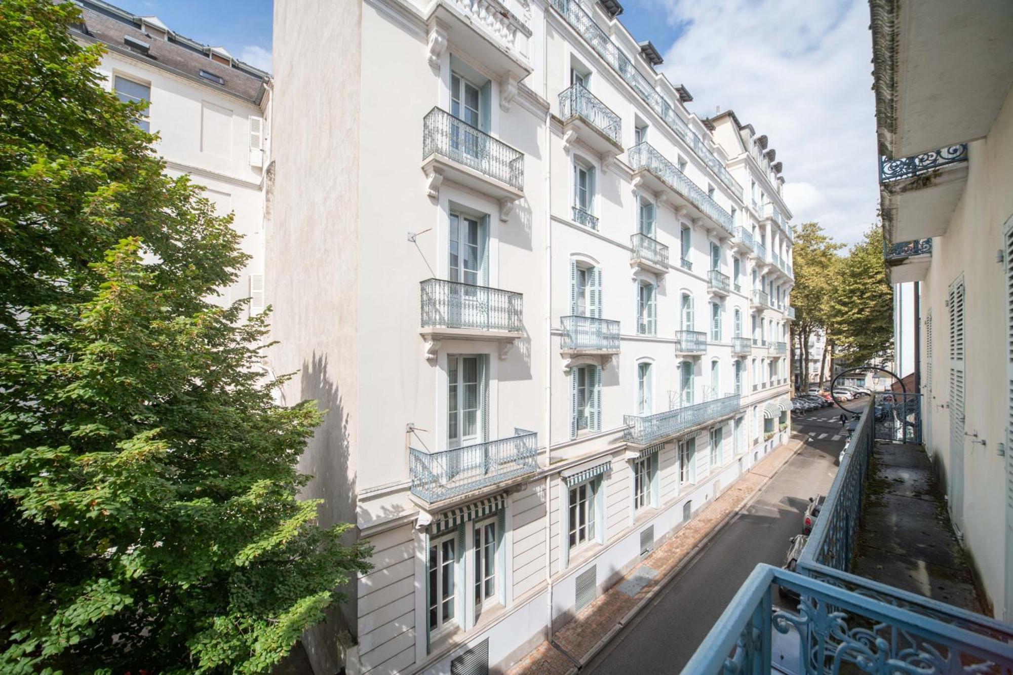 Residence Serbie - Appartements Design Et Climatises En Centre Ville 维琪 外观 照片