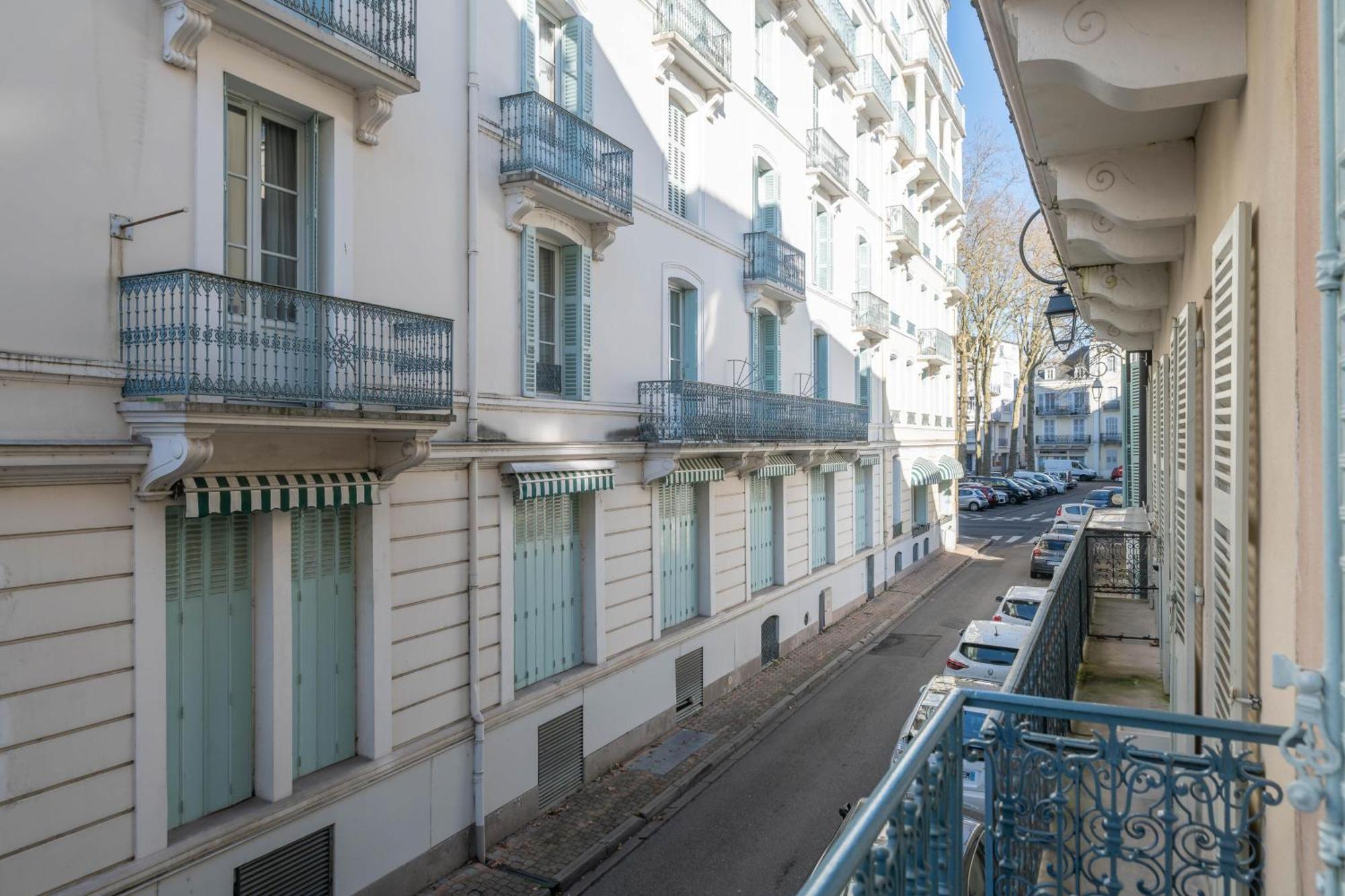Residence Serbie - Appartements Design Et Climatises En Centre Ville 维琪 外观 照片