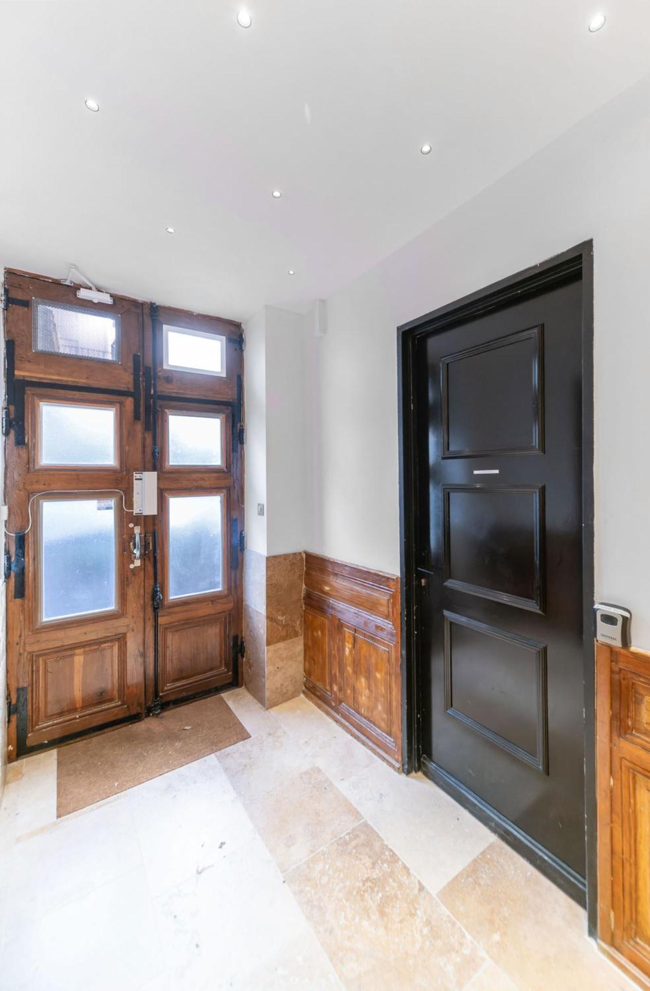 Residence Serbie - Appartements Design Et Climatises En Centre Ville 维琪 外观 照片